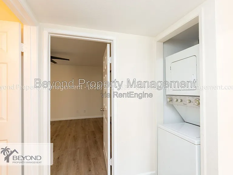 4452 Mentone St #206 — Photo 15