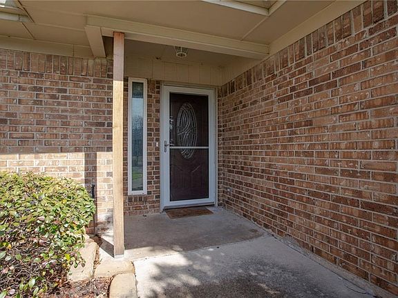 3rd image of 1625 Hearthstone Dr