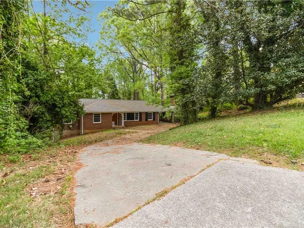 668 Lynn Cir SW, Atlanta, GA 30311