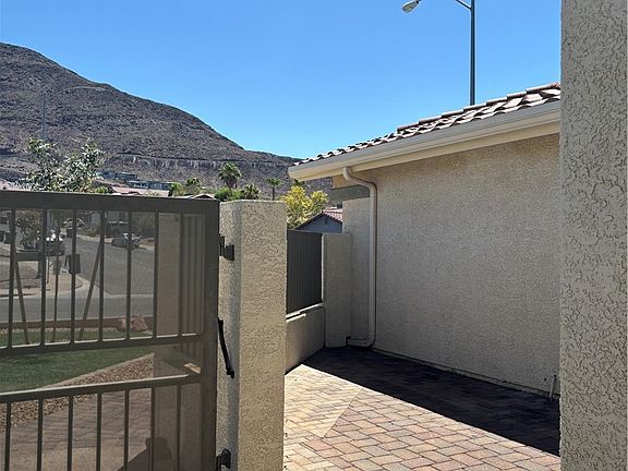 5th image of 470 Palegold St