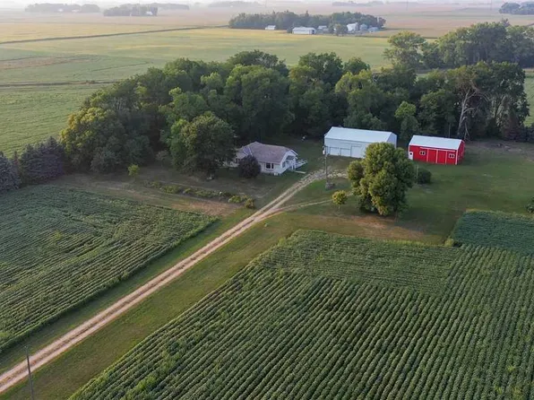 51322 256th St, Winthrop, MN 55396