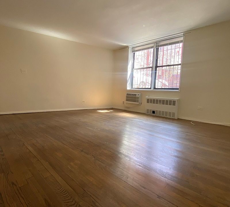 1st image of 165 Christopher St APT Lq