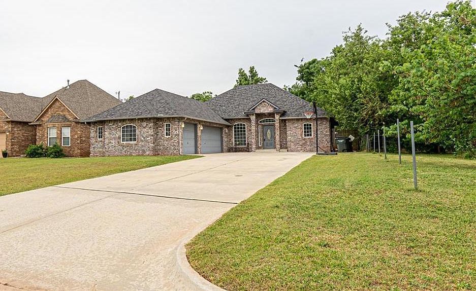 1st image of 3004 SE Kaeylee Ln
