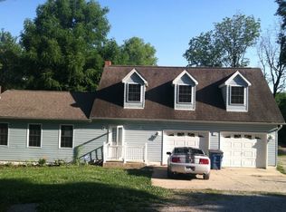 9508 Holy Cross Rd, Fairview Heights, IL 62208