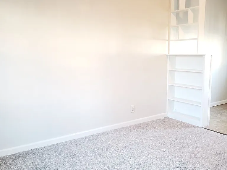 211 N Delaware Ave — Photo 2