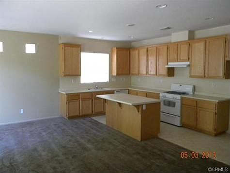 4th image of 31939 Hollyhock St