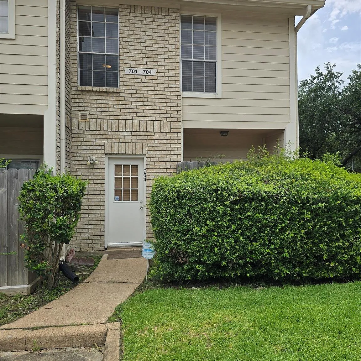 2 bed, 1.5 bath, 1104 sqft, $1,500 — Photo 1