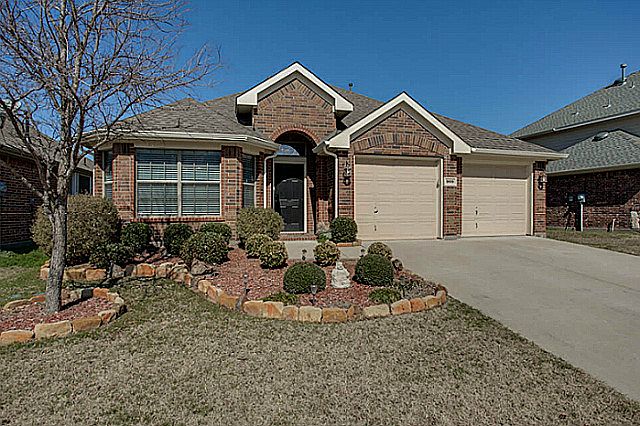 1st image of 909 Lake Hollow Dr