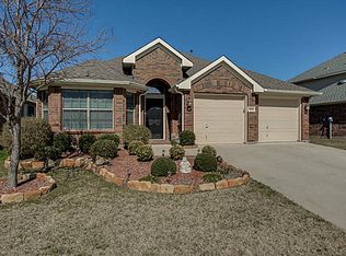 909 Lake Hollow Dr, Little Elm, TX 75068