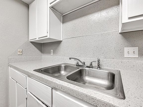 5th image of 11403 N Lincoln Blvd #11500