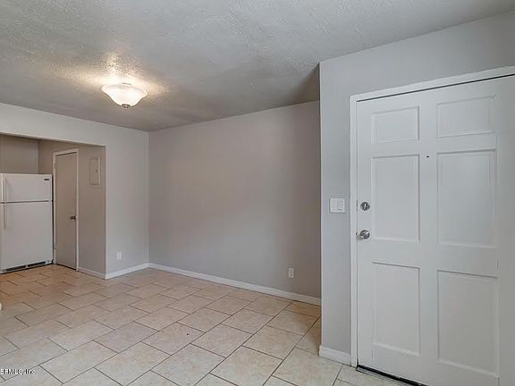 5th image of 2775 Herschel St APT 6