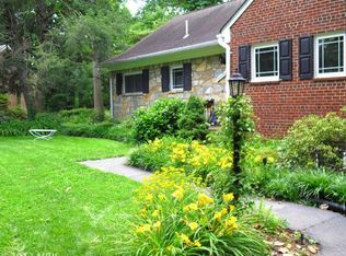 6419 Eppard St, Falls Church, VA 22044