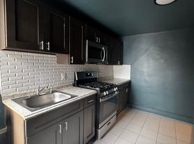 5009 N 9th St, Philadelphia, PA