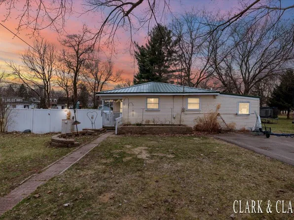 702 N Washington St, Lowell, MI 49331