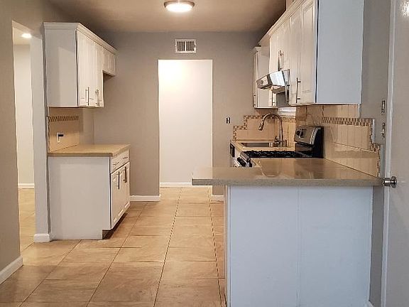 3rd image of 2404 Sharondell Dr
