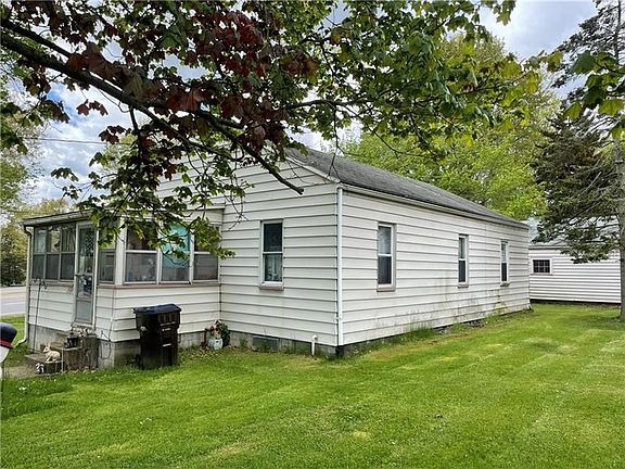 3rd image of 360 Fairmont Dr