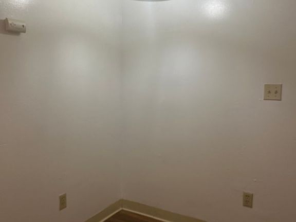 5th image of 14 Gaskel St #1