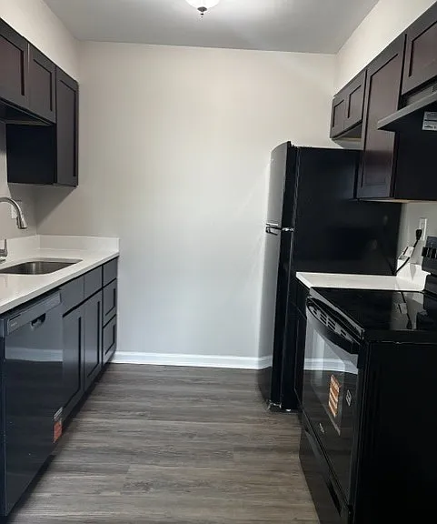 Buckingham Apartments — Photo 14