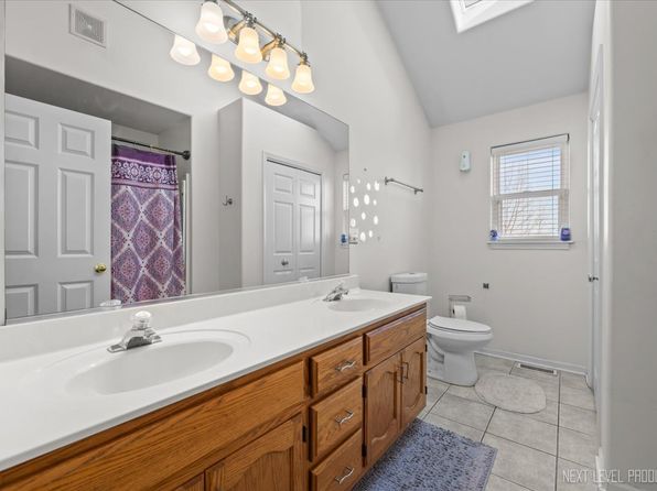 aurora-illinois-67097210 picture