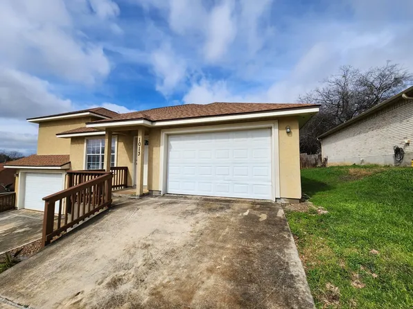 1013 Misty Acres Dr, New Braunfels, TX 78130