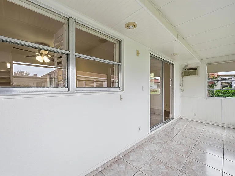 28 Seville Dr #B — Photo 22