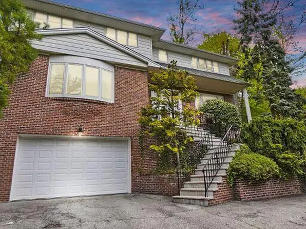 141 Coverly Ave, Staten Island, NY 10301