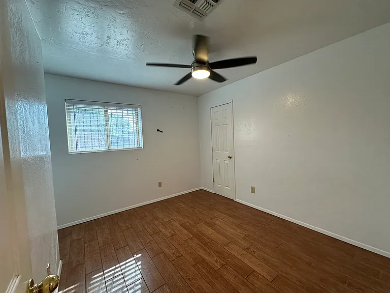 3209 S Capri Cir — Photo 27
