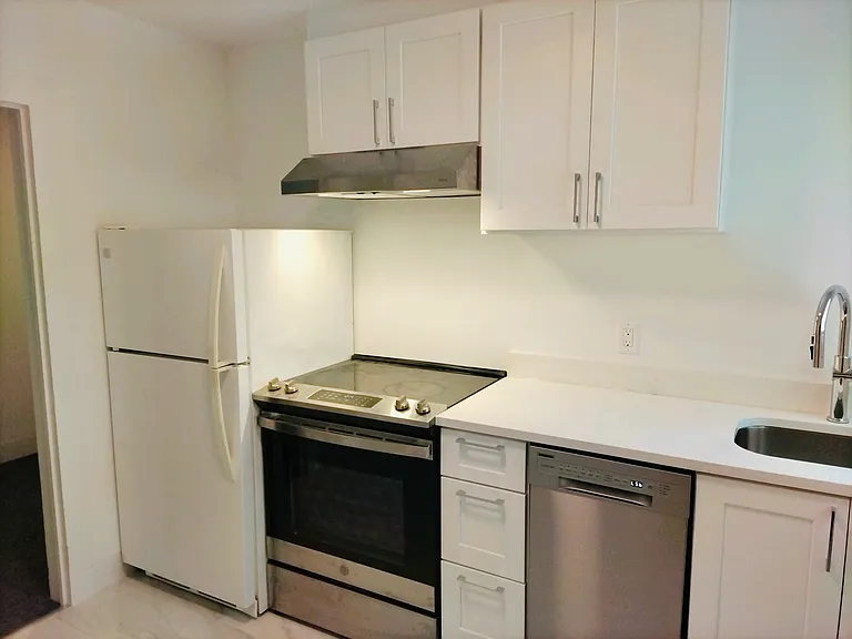 220 S Geneva St #4 — Photo 10