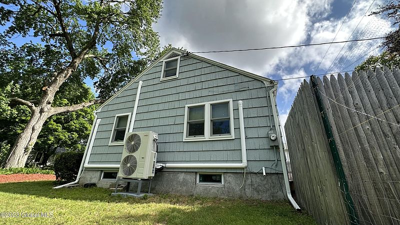 4th image of 5 Ayre Drive