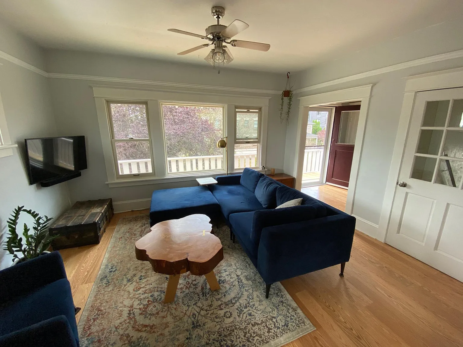 2 bed, 1100 sqft, $2,500 — Photo 2