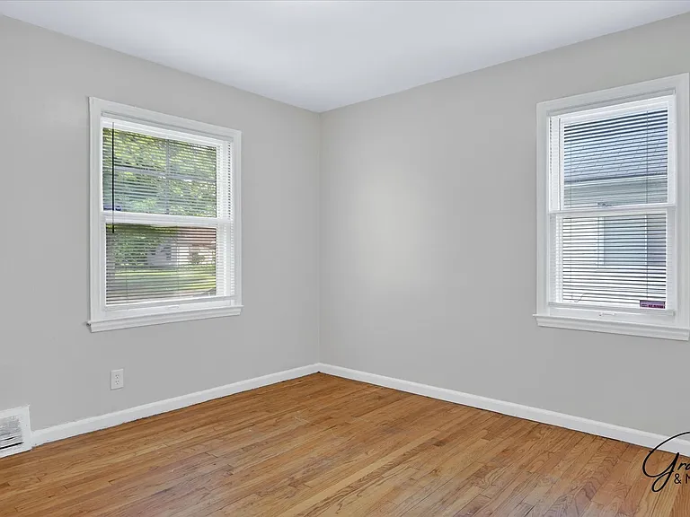 20410 Five Points St — Photo 6