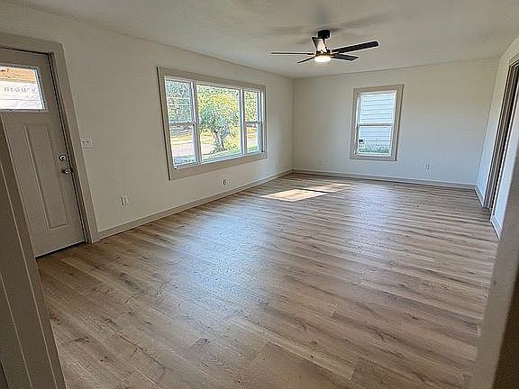 5th image of 1530 Calhoun St
