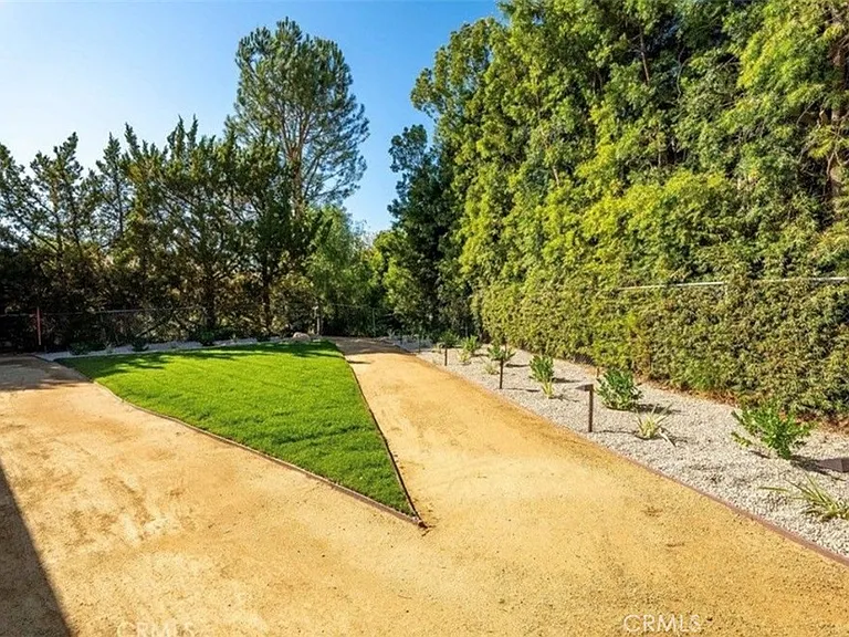 4240 Kingfisher Rd — Photo 21