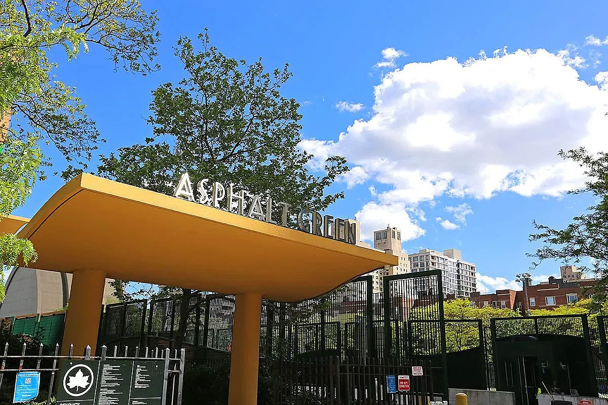 1737 York Avenue — Photo 3