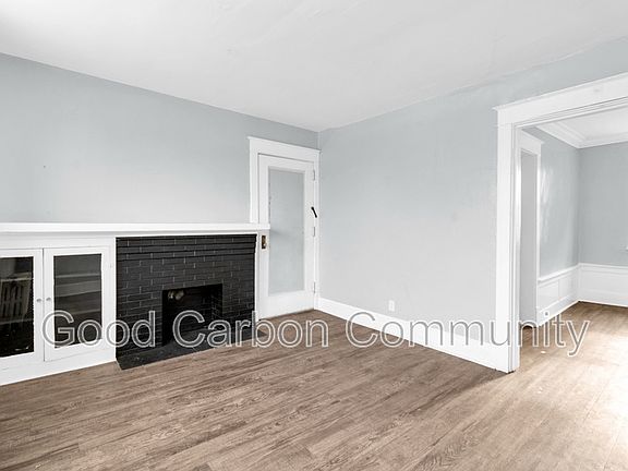 5th image of 2809 Main St APT 4
