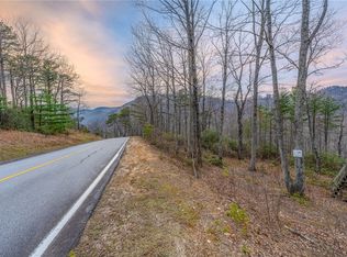 901 Mountain Summit Rd, Travelers Rest, SC 29690