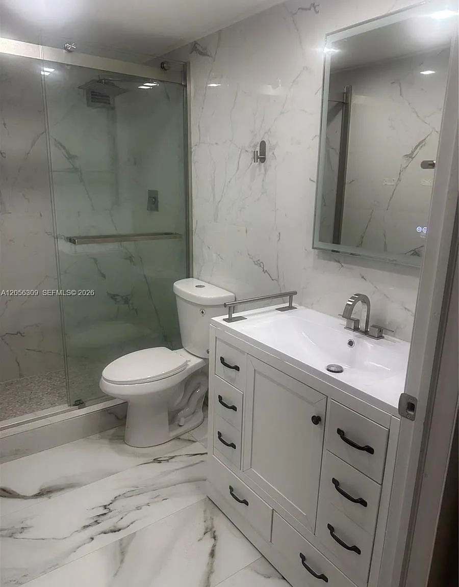 The Plaza Of Bal Harbour — Photo 4