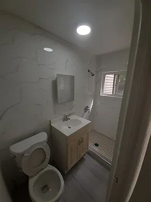 Rented by Batra Group Inc | media 2