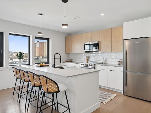 4th image of 75 Chestnut Street #609