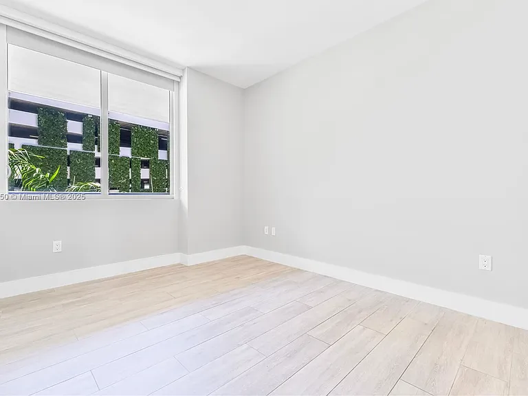 16385 Biscayne Blvd #404 — Photo 6