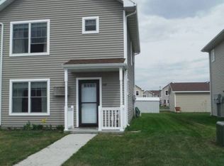 718 Promenade Ct, Grand Forks, ND 58203