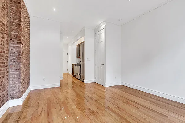 Rented by Cooper & Cooper Real Estate | media 15