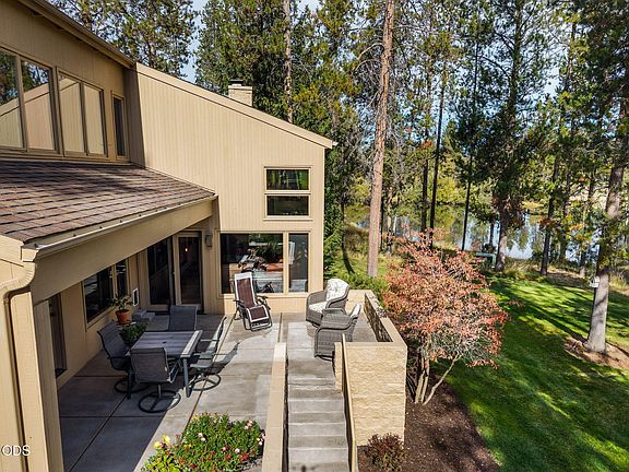 3rd image of 57824 Alberello Ct