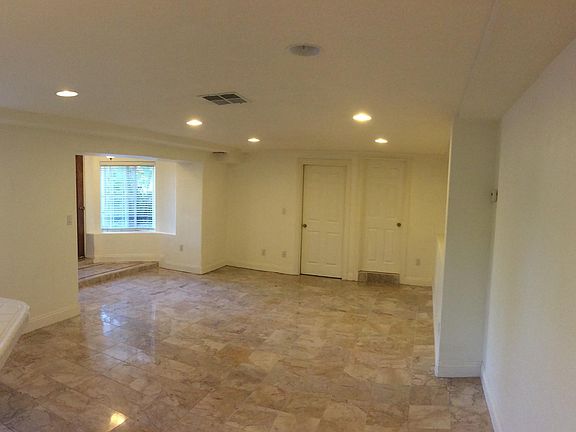 5th image of 1364 Laverock Ln #A