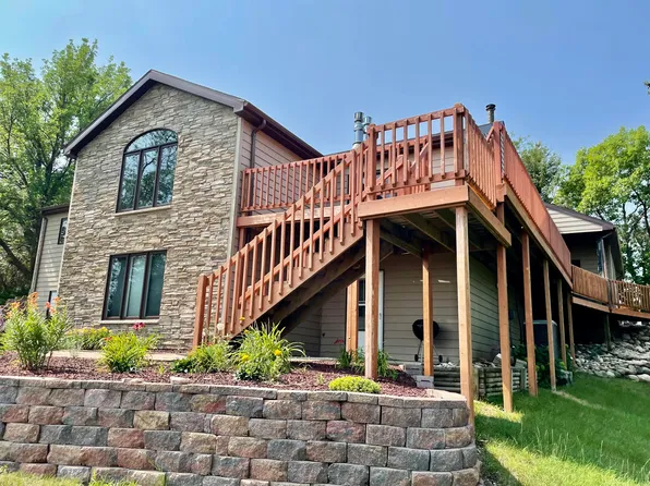 3513 N Ohlman St, Mitchell, SD 57301