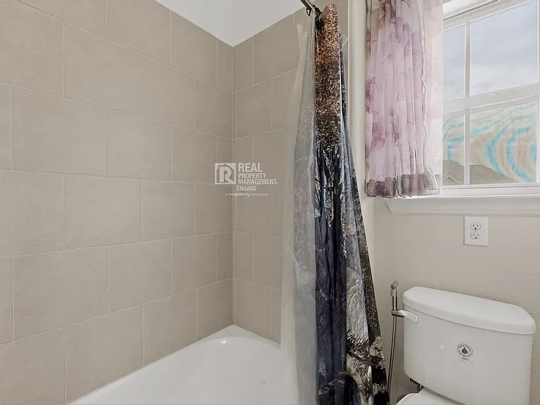 151 Darian Dr — Photo 47
