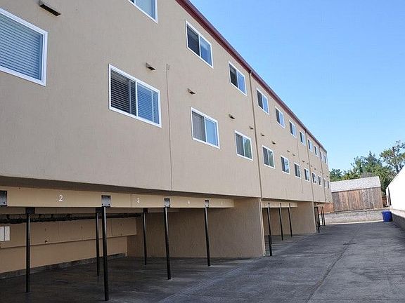3rd image of 1147 Garfield Ave APT 21