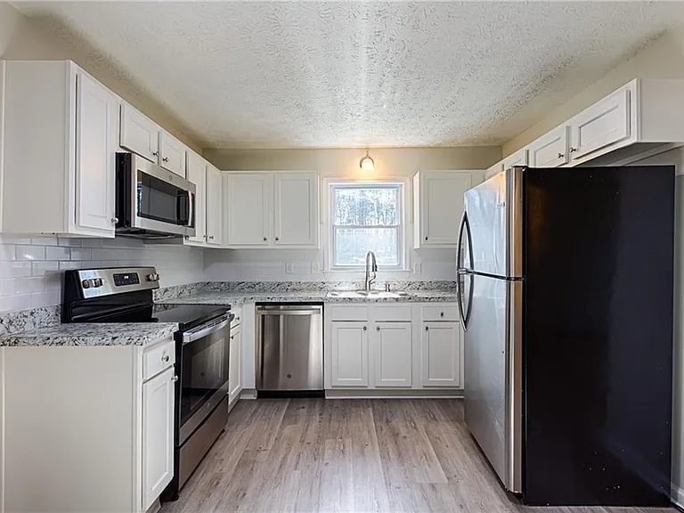 4283 E Paulding Dr — Photo 3