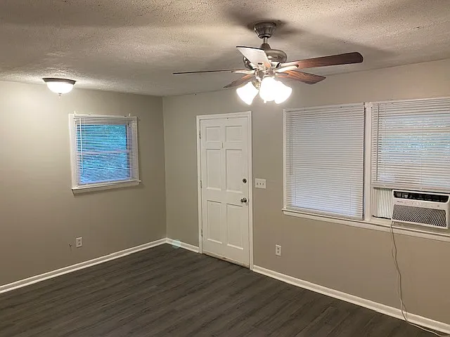 1 bed, 550 sqft, $995 — Photo 4
