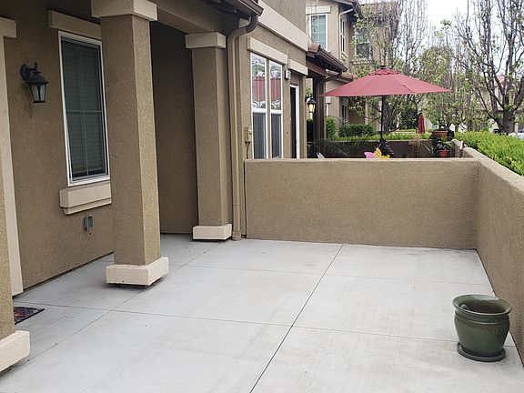 3rd image of 370 W Mountain Holly Ave